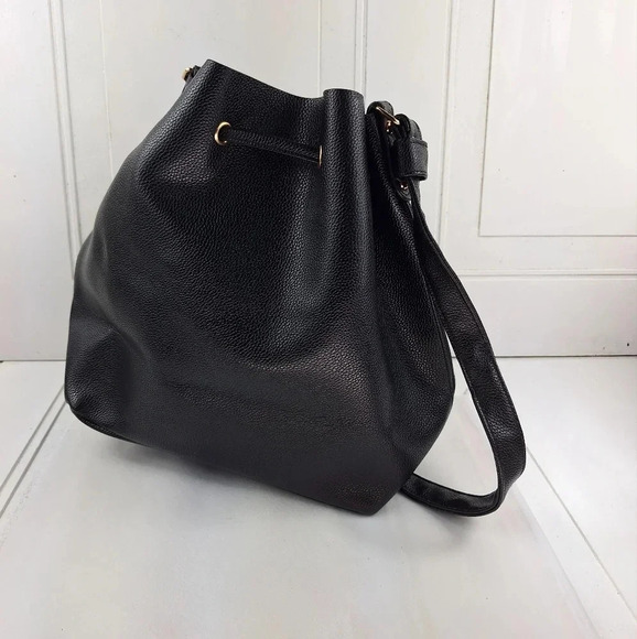 Bella Russo Bucket Black Tote/Bag Faux Leather Drawstring NWOT - Picture 6 of 11